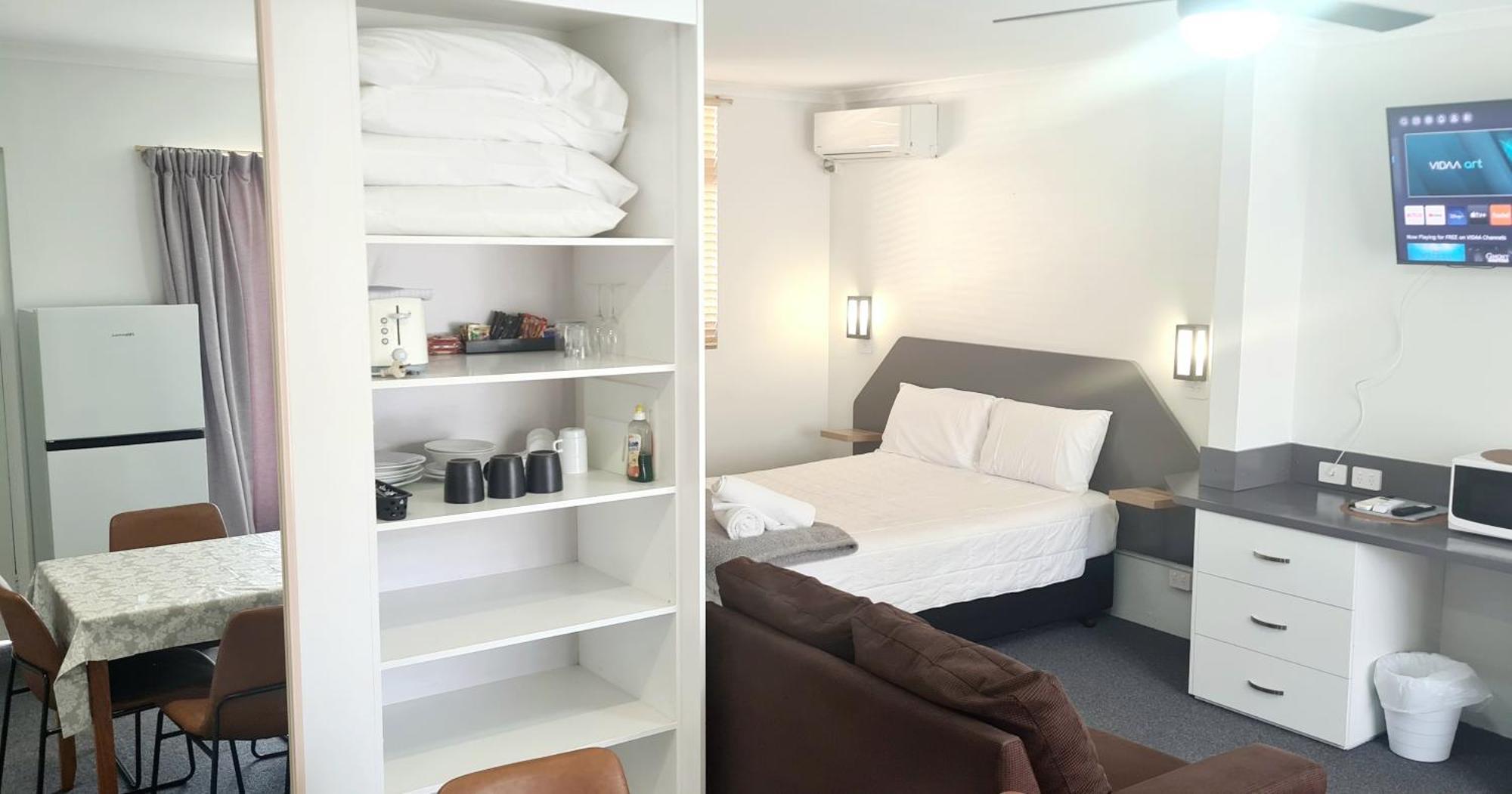 Golden Sands Motor Inn Форстър Екстериор снимка