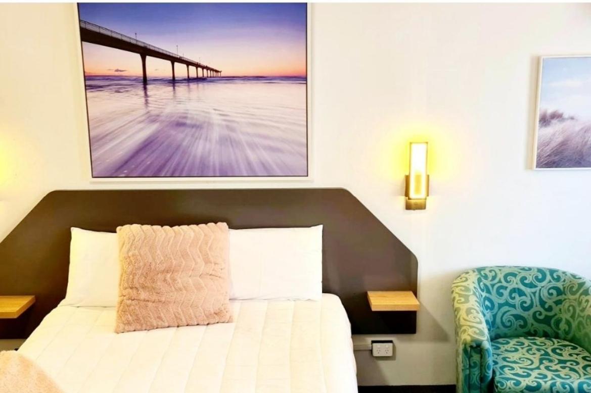 Golden Sands Motor Inn Форстър Екстериор снимка