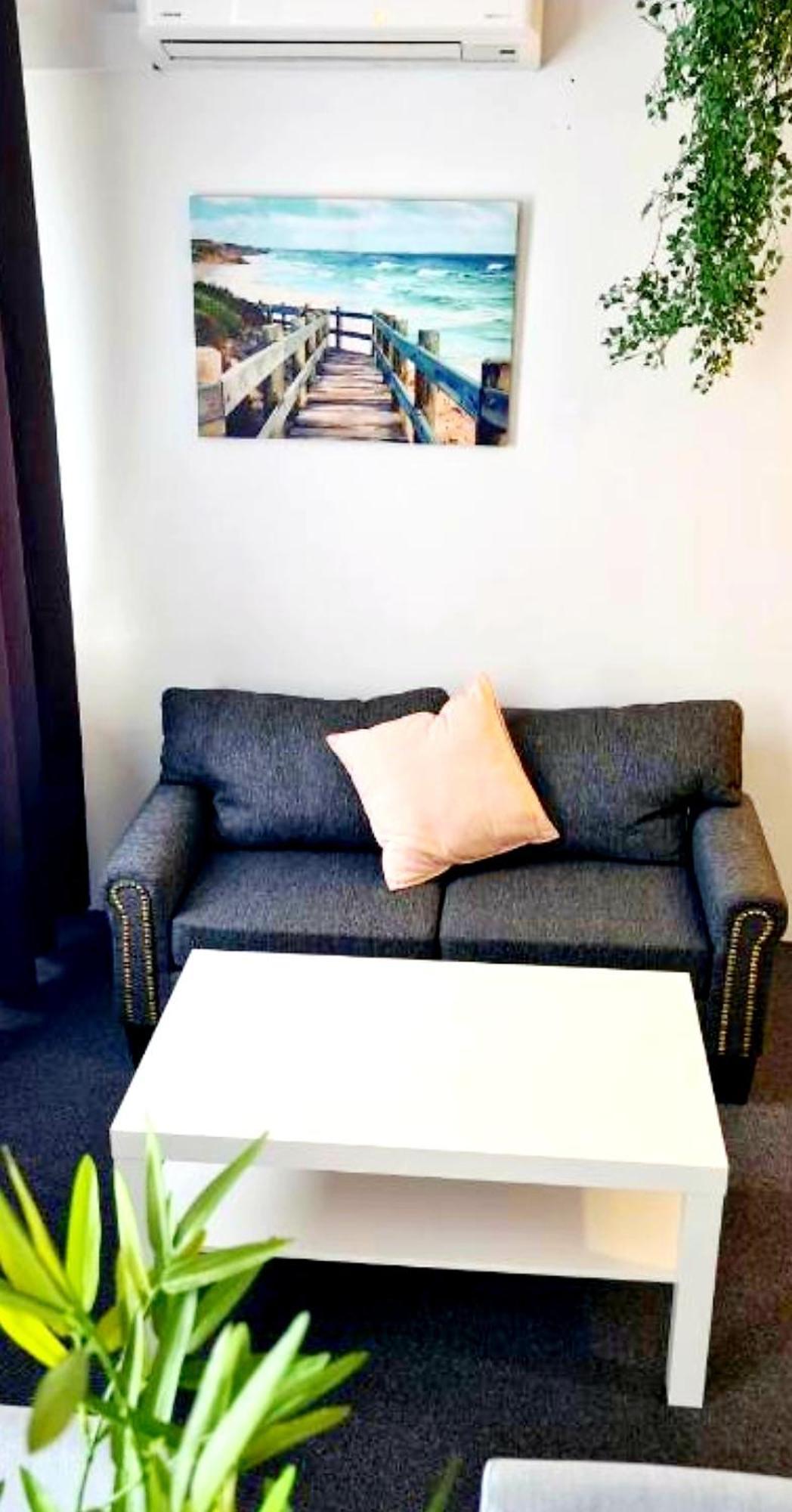 Golden Sands Motor Inn Форстър Екстериор снимка