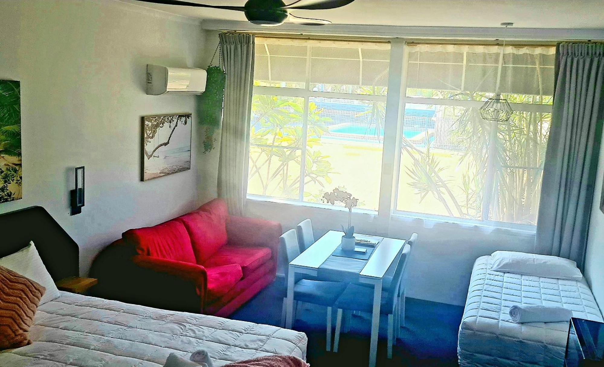Golden Sands Motor Inn Форстър Екстериор снимка