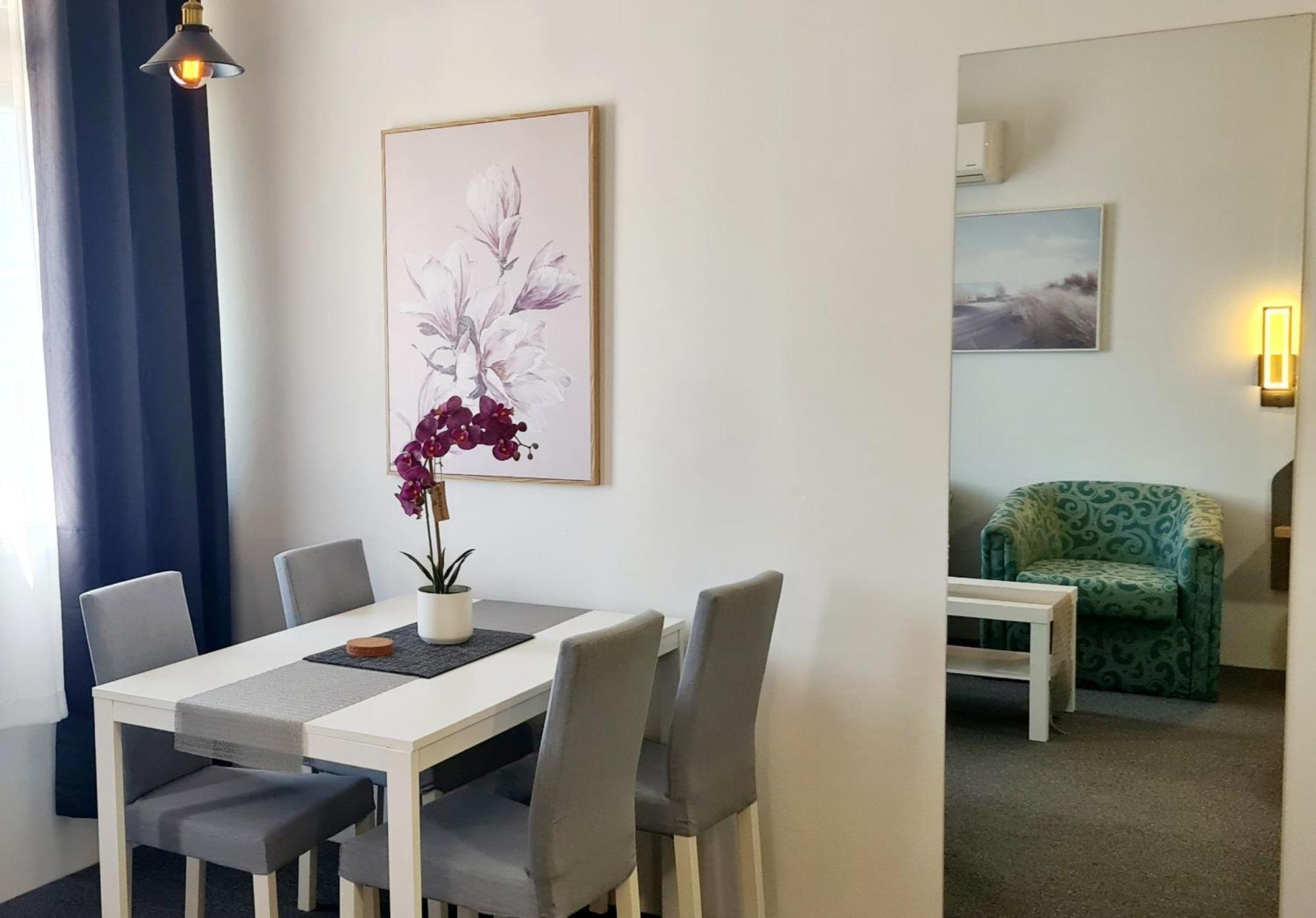 Golden Sands Motor Inn Форстър Екстериор снимка