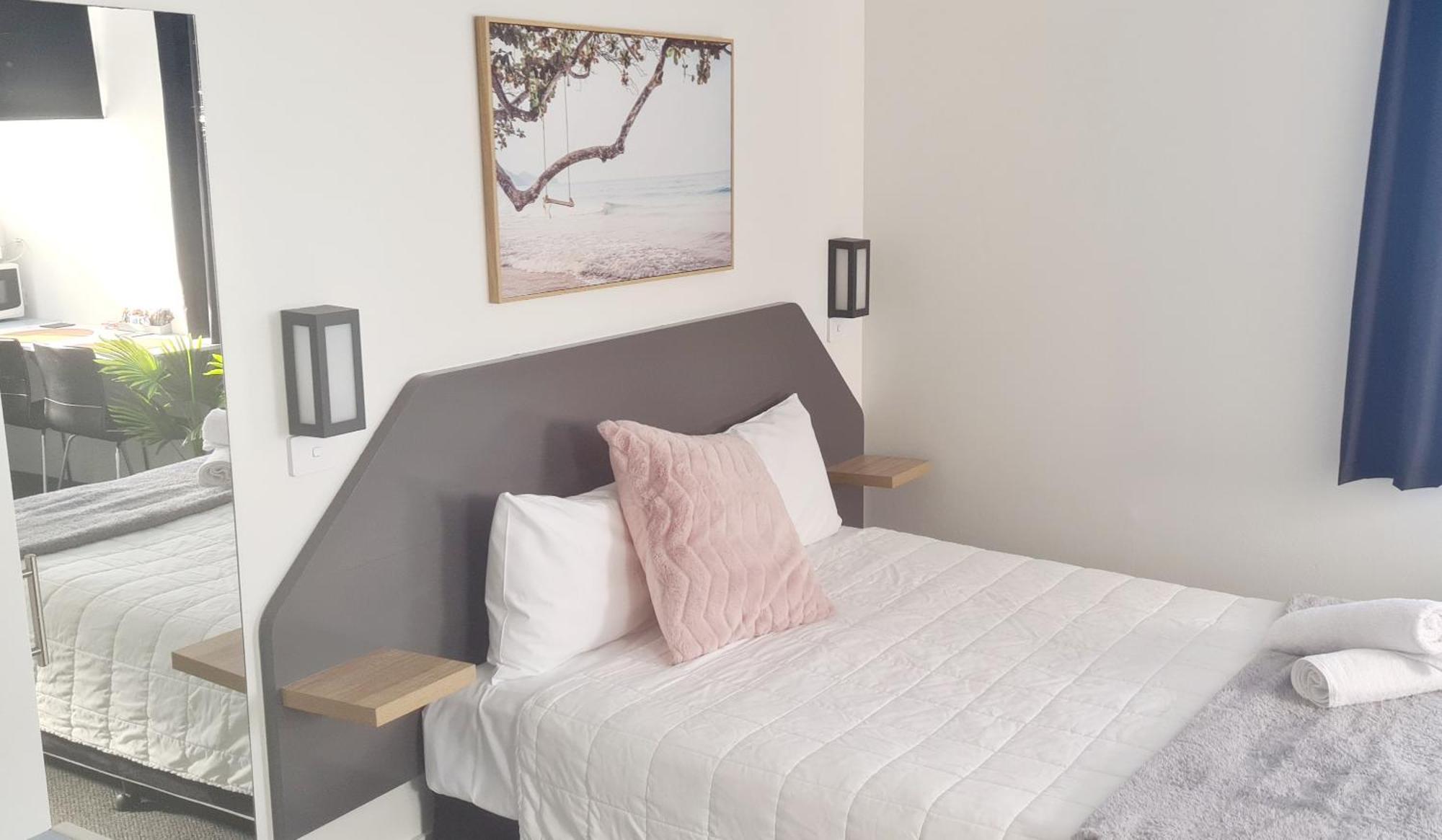 Golden Sands Motor Inn Форстър Екстериор снимка