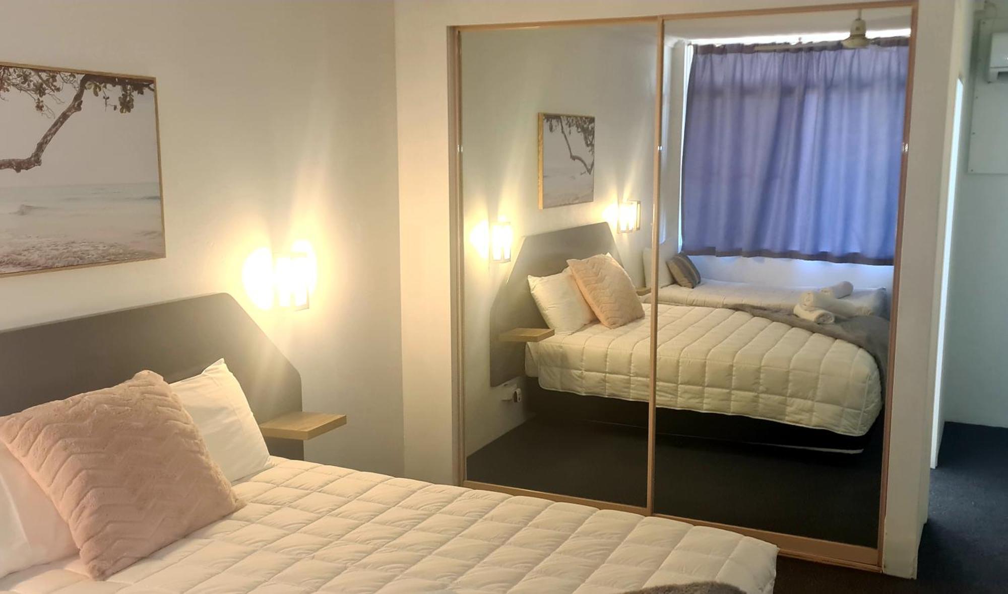 Golden Sands Motor Inn Форстър Екстериор снимка