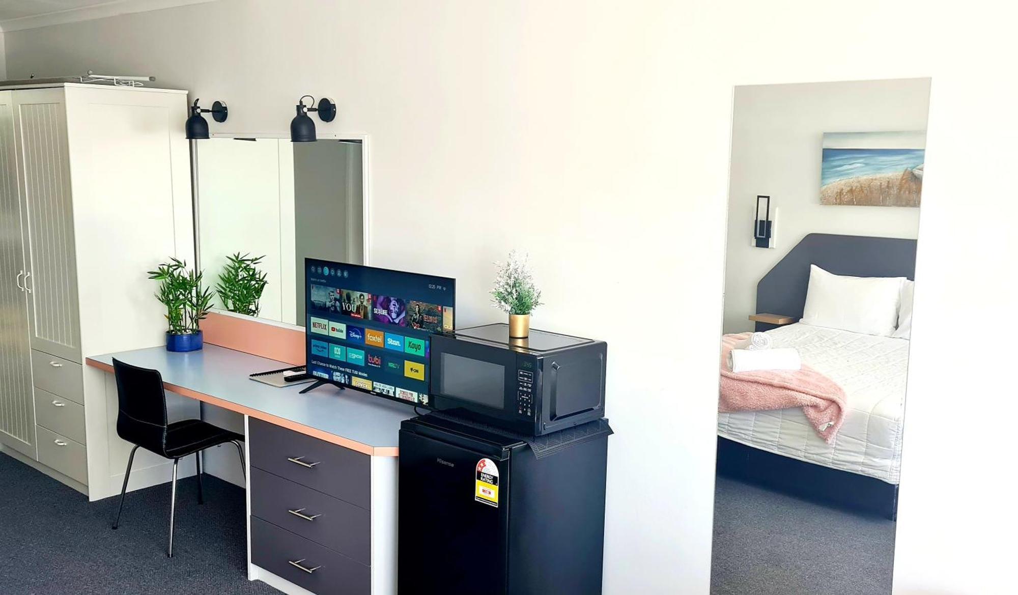 Golden Sands Motor Inn Форстър Екстериор снимка
