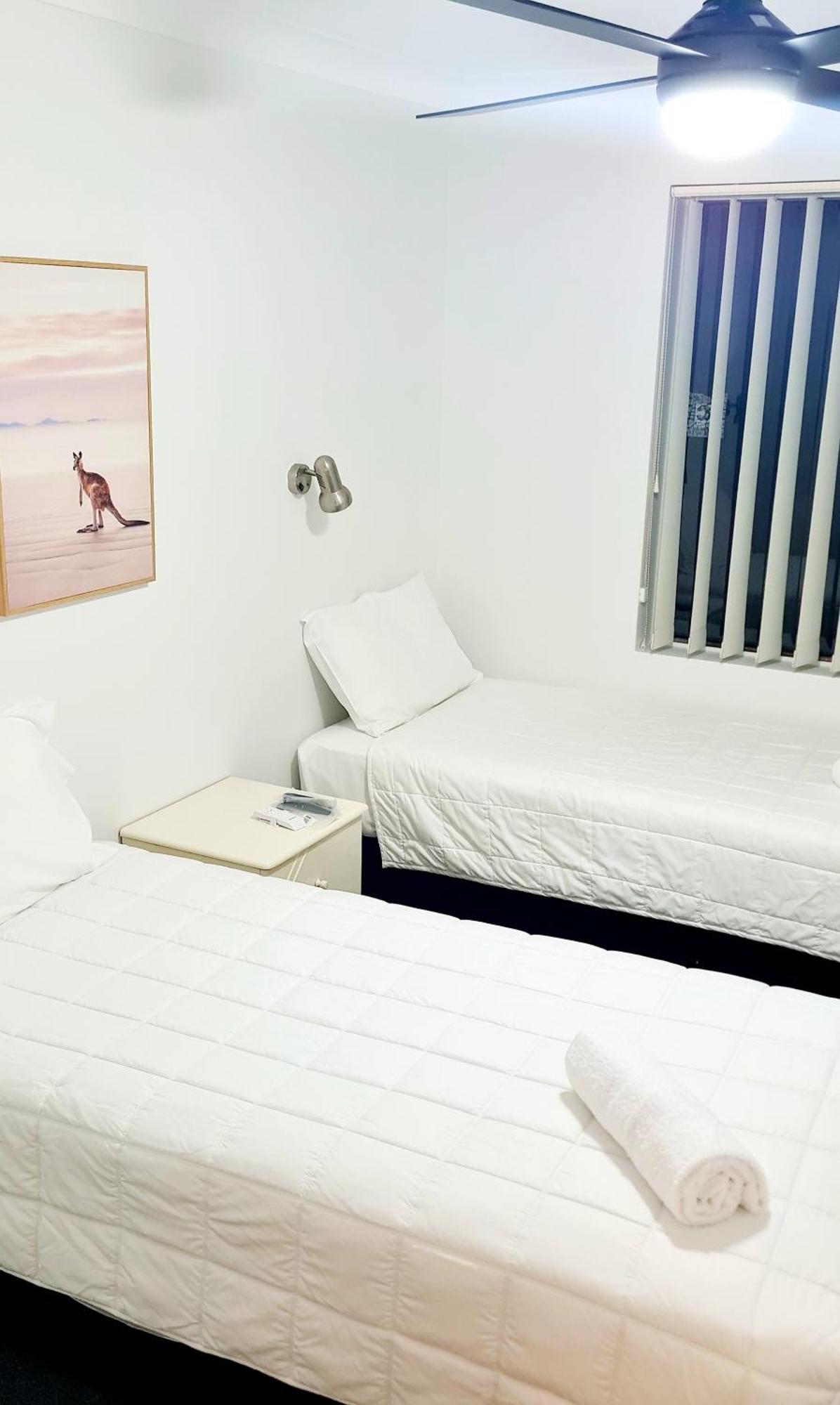 Golden Sands Motor Inn Форстър Екстериор снимка
