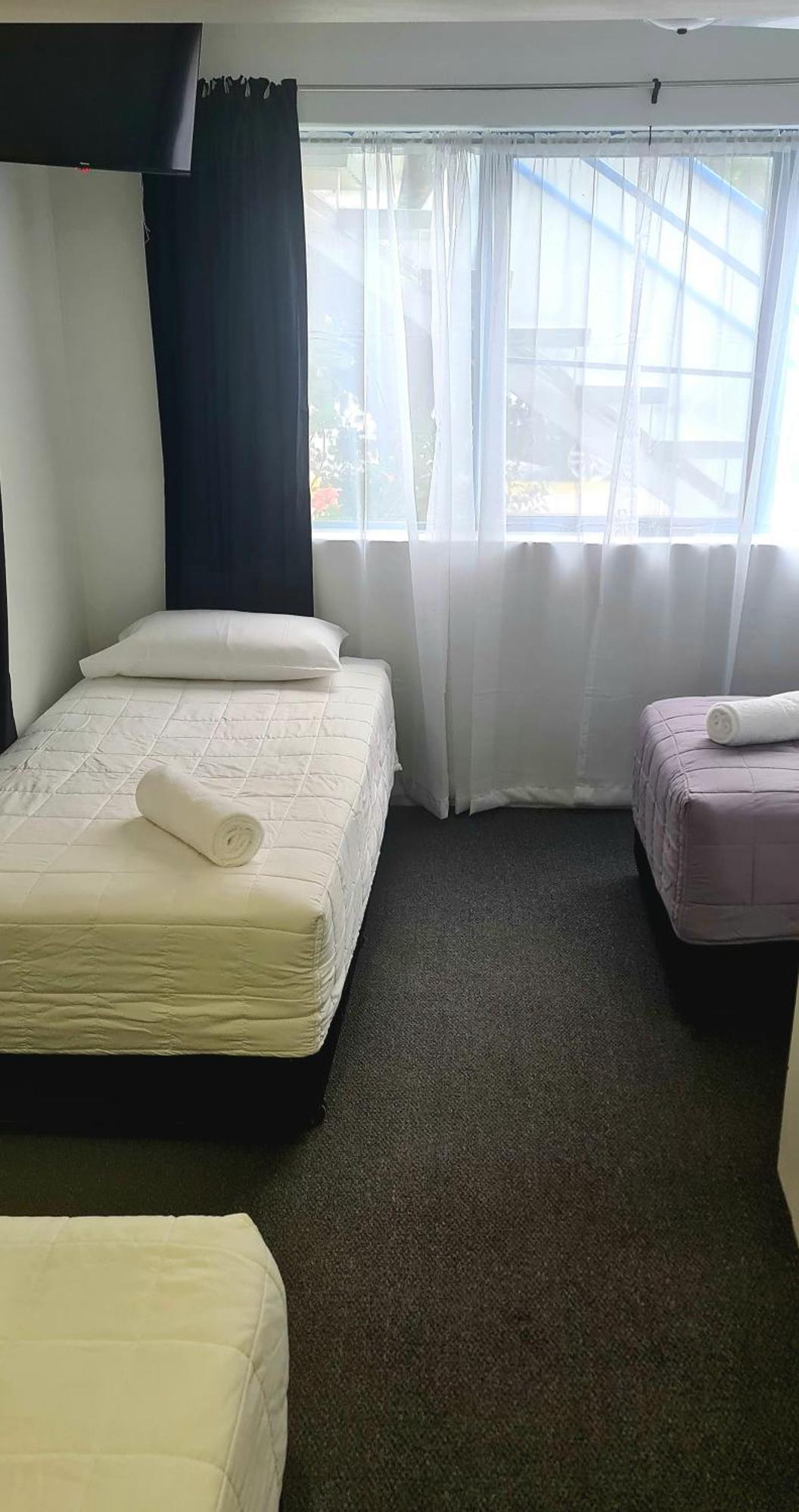 Golden Sands Motor Inn Форстър Екстериор снимка